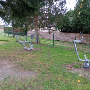 Rameur et vélo d'entraînement